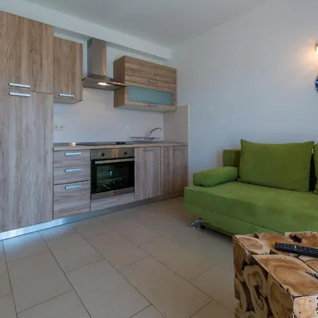 Apartment Domino *