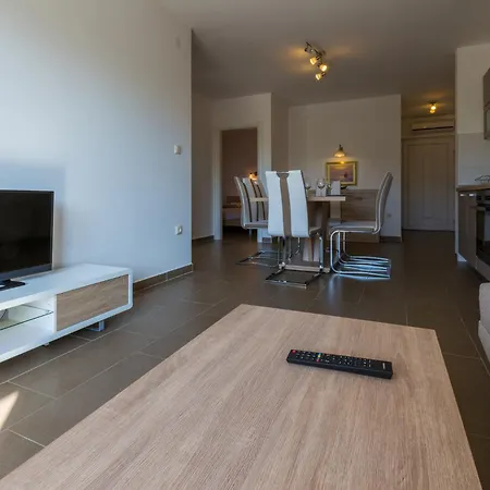Apartment Domino