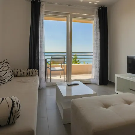 Apartament Domino *
