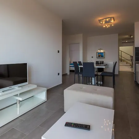Domino Apartment Dramalj